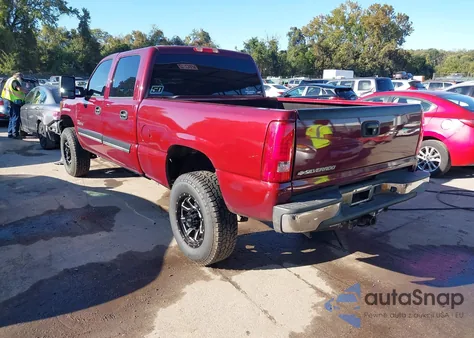 2005 Chevrolet Silverado 2500Hd Ls z USA, uszkodzony, nr VIN 1GCHK232X5F948898